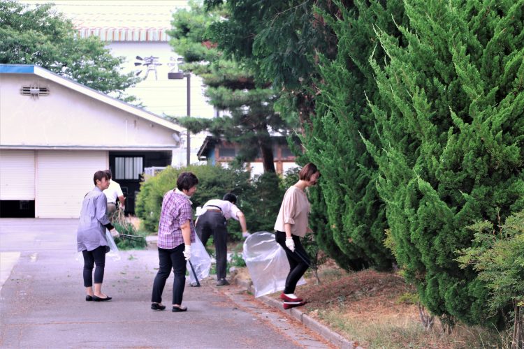 ごみ拾い