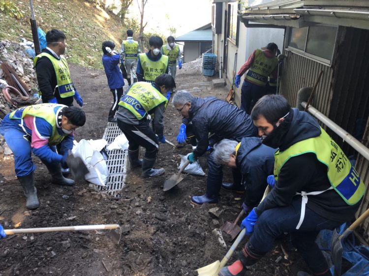 野田村内民家での災害ボランティア活動