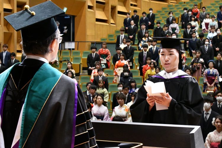 代表者による答辞