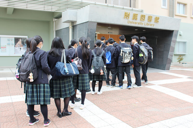 図書館見学