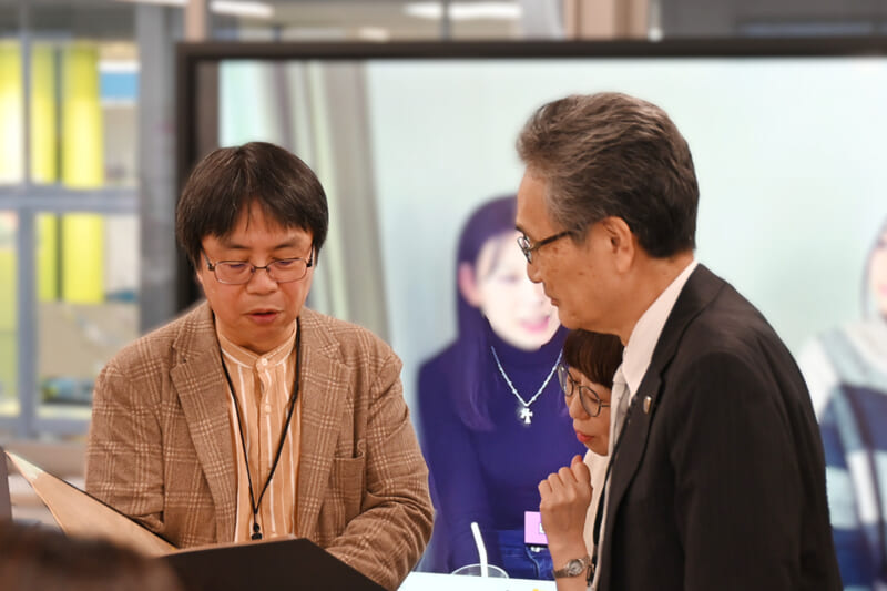 当時のクラス新聞をご持参の方も