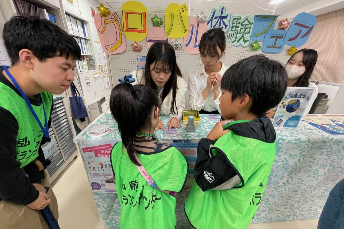 グローバル体験フェアでの入国審査体験