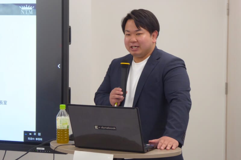 講演する村井CEO