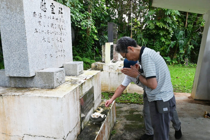 旧海軍墓地
