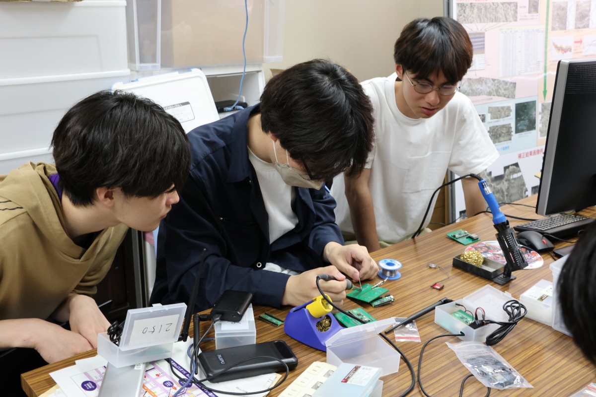 ハードウェア制作の様子