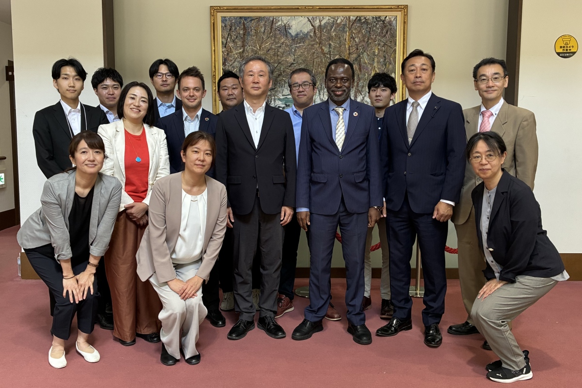 国際連合大学との研究交流会出席者による記念撮影