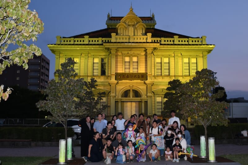 本院小児科を退院したお子さんやそのご家族の記念写真