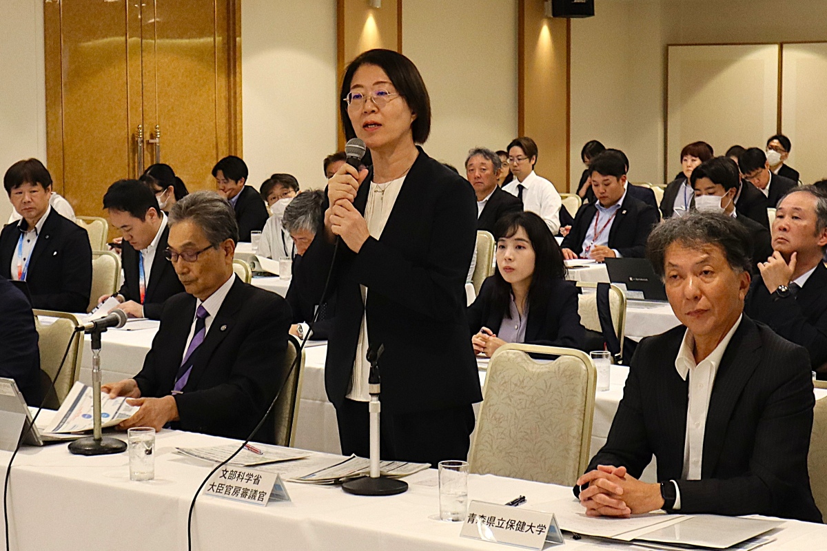 文部科学省 伊藤審議官